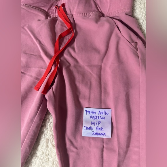 FIGS Chalk Pink Zamora Joggers M/P - Picture 2 of 2